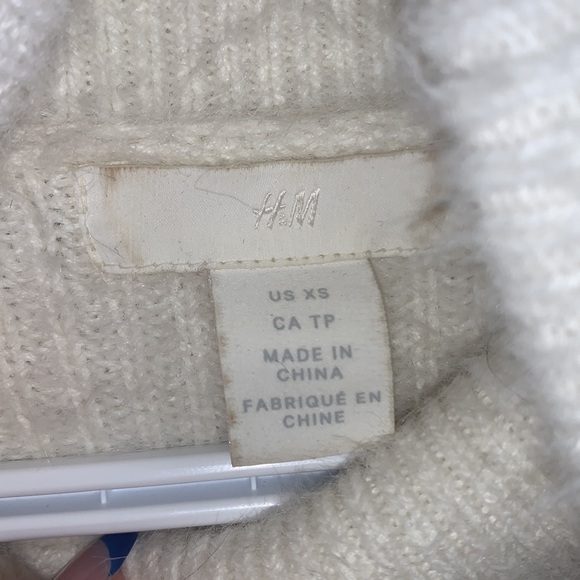 H&M fluffy knit sweater - Picture 2 of 3